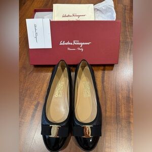 Brand new Salvatore Ferragamo Rufina patent calf leather ballerina flats